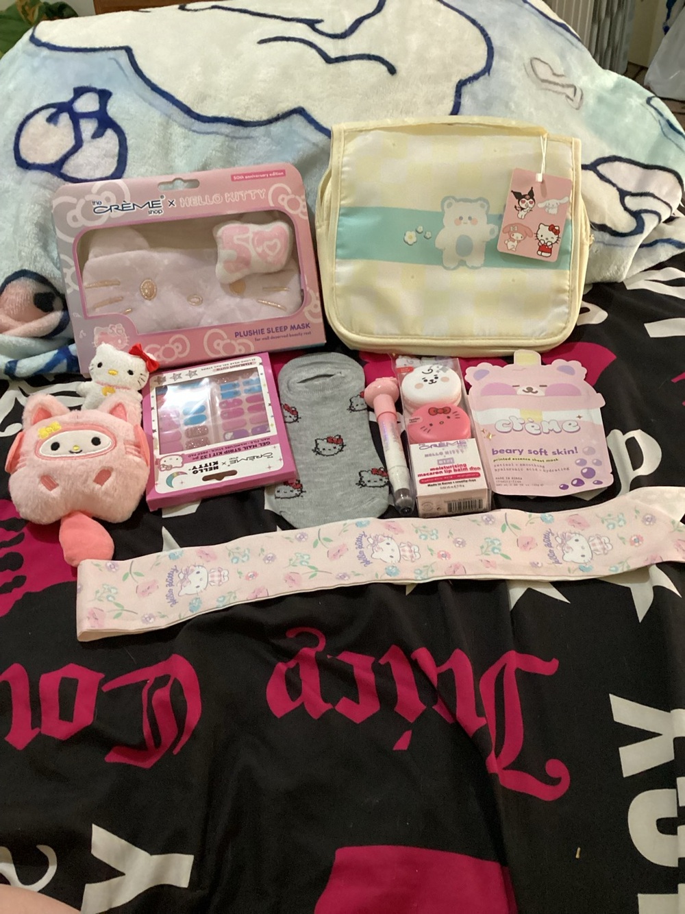 10 piece hello kitty Sanrio bundle!